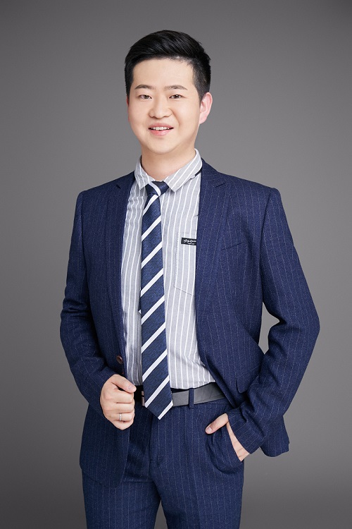 杨帆职业照.jpg